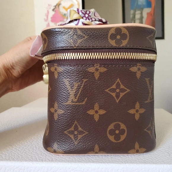 Louis Vuitton vanity bag - Picture 3 of 7